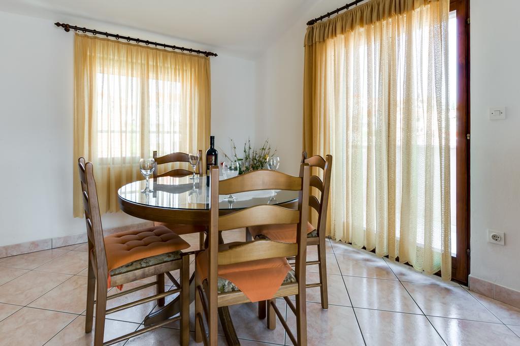 Apartmani Prkacin 特罗吉尔 外观 照片